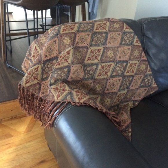 Throw - Picture 5 of 5